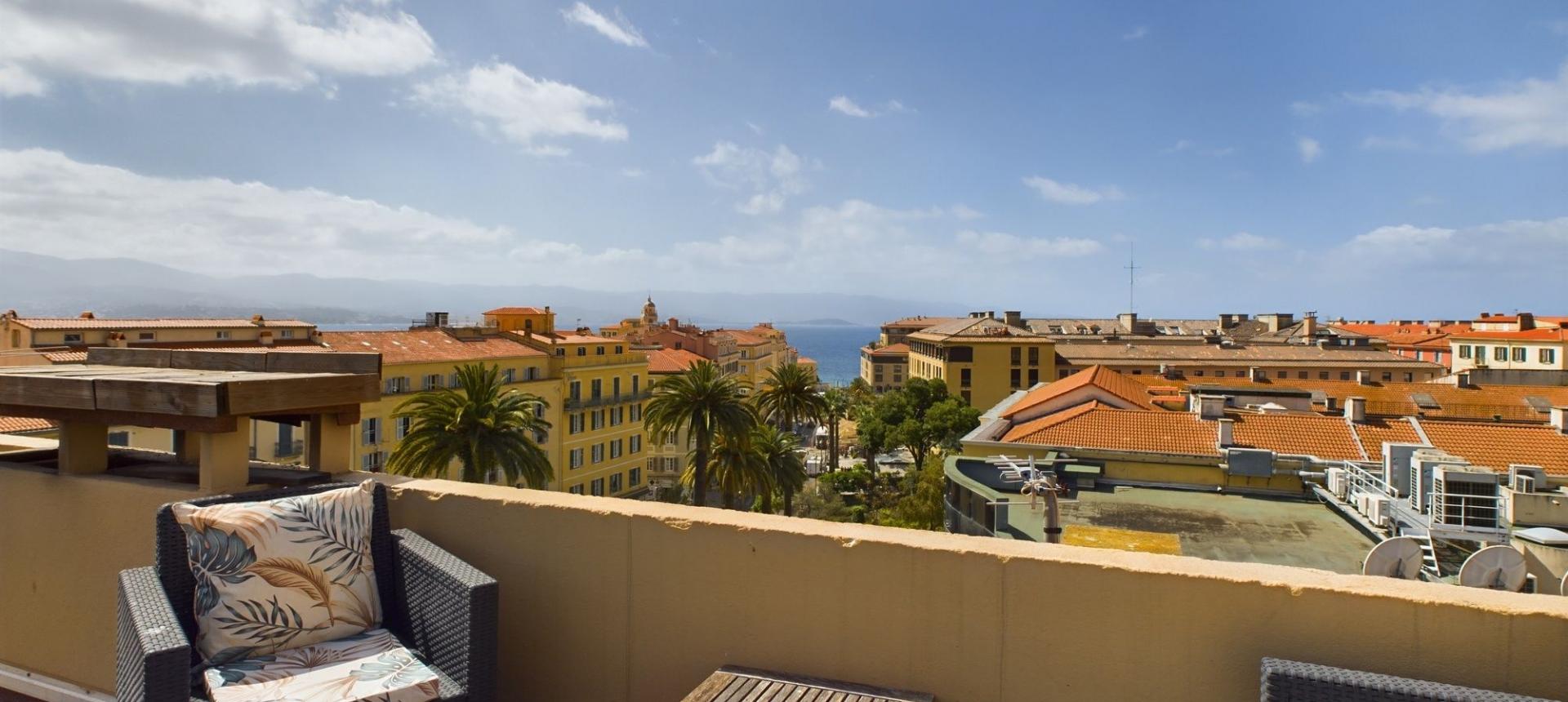 F4 toit terrasse à vendre Quartier de la préfecture Ajaccio