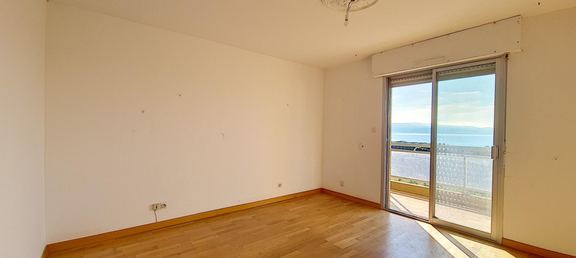 AJACCIO - VENTE APPARTEMENT F4 - TERRASSE VUE MER