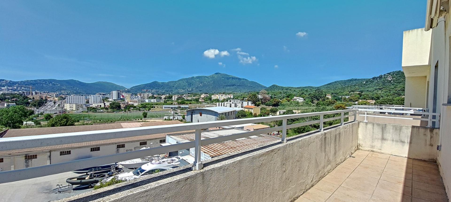 Vente appartement F4 DERNIER ETAGE à Ajaccio - Suartello 