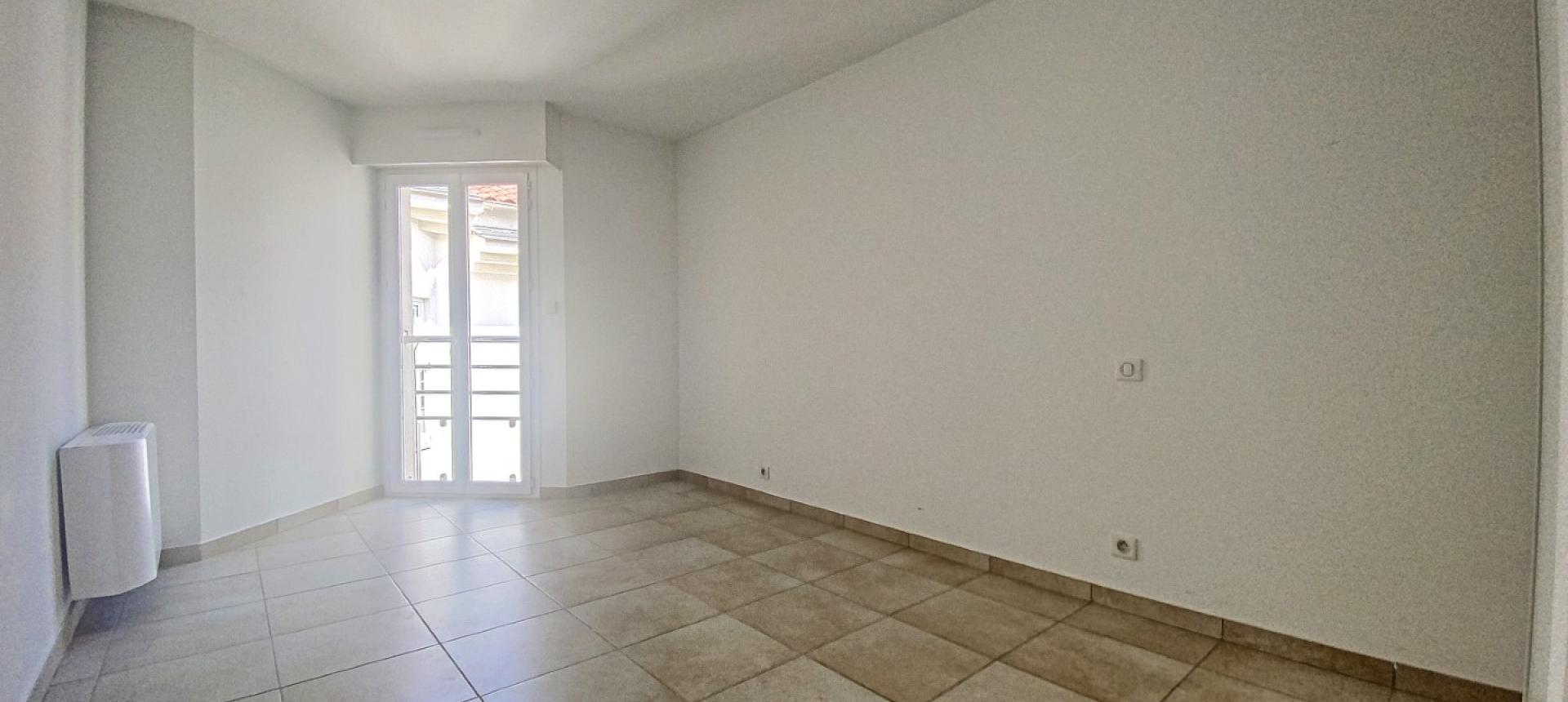 A vendre, un appartement T5 Duplex récent de standing cours Napoléon - Ajaccio