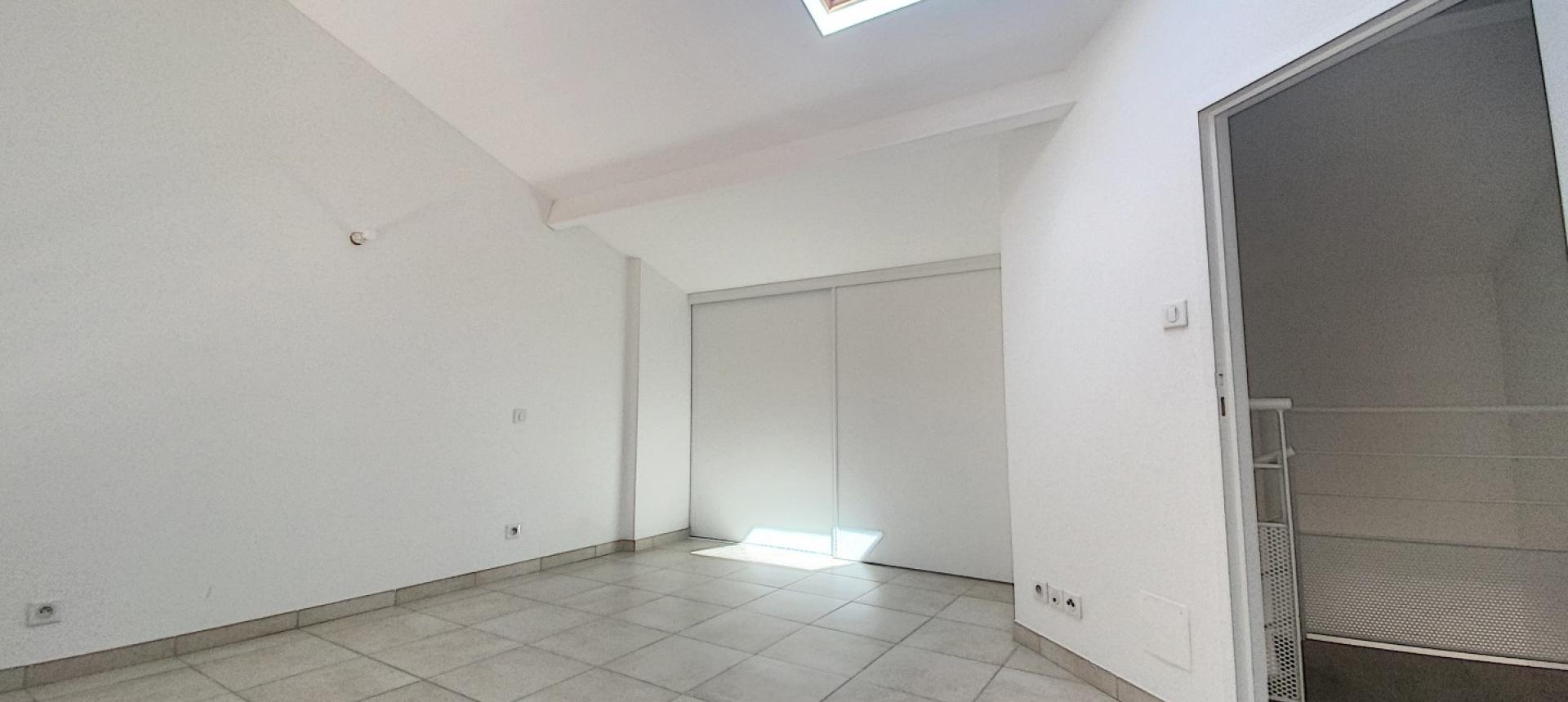 A vendre, un appartement T5 Duplex récent de standing cours Napoléon - Ajaccio