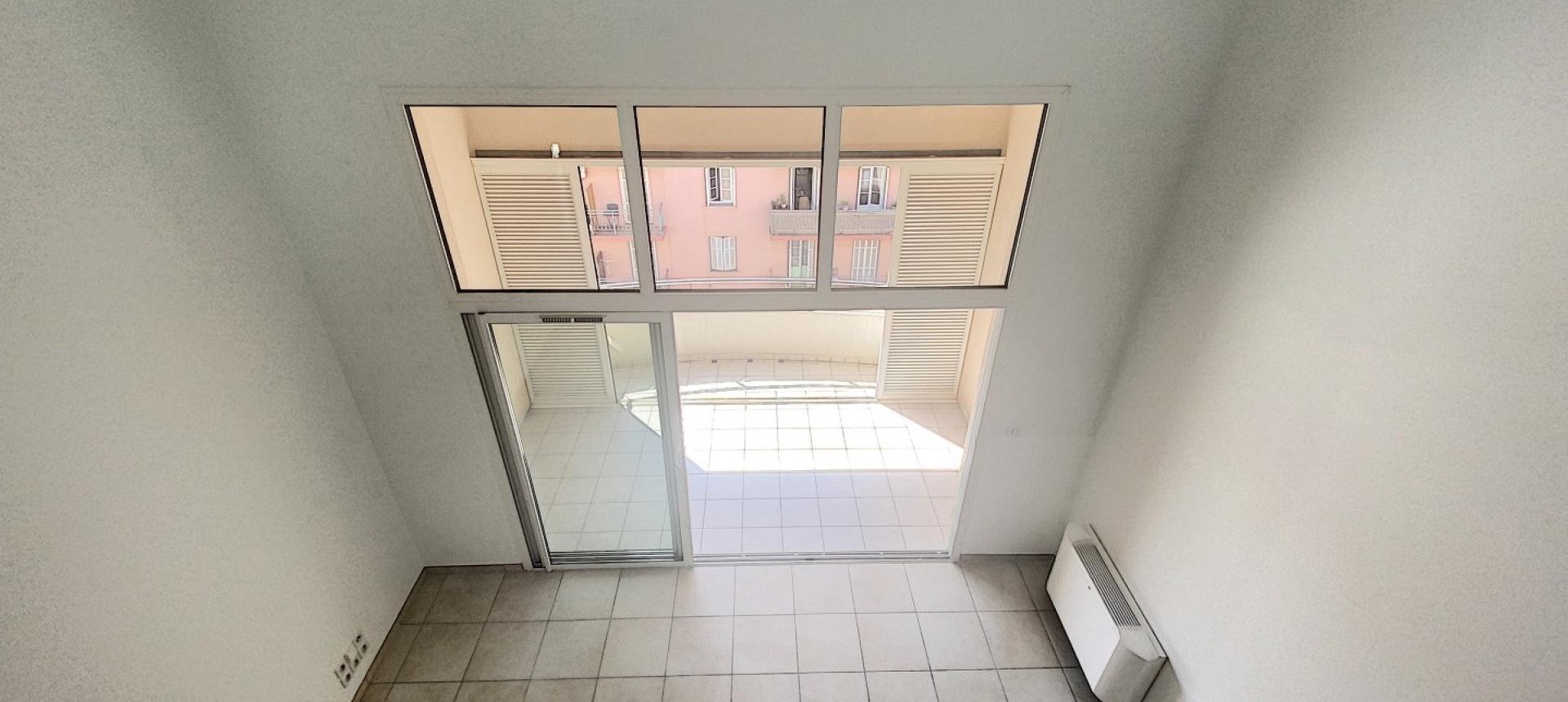 A vendre, un appartement T5 Duplex récent de standing cours Napoléon - Ajaccio