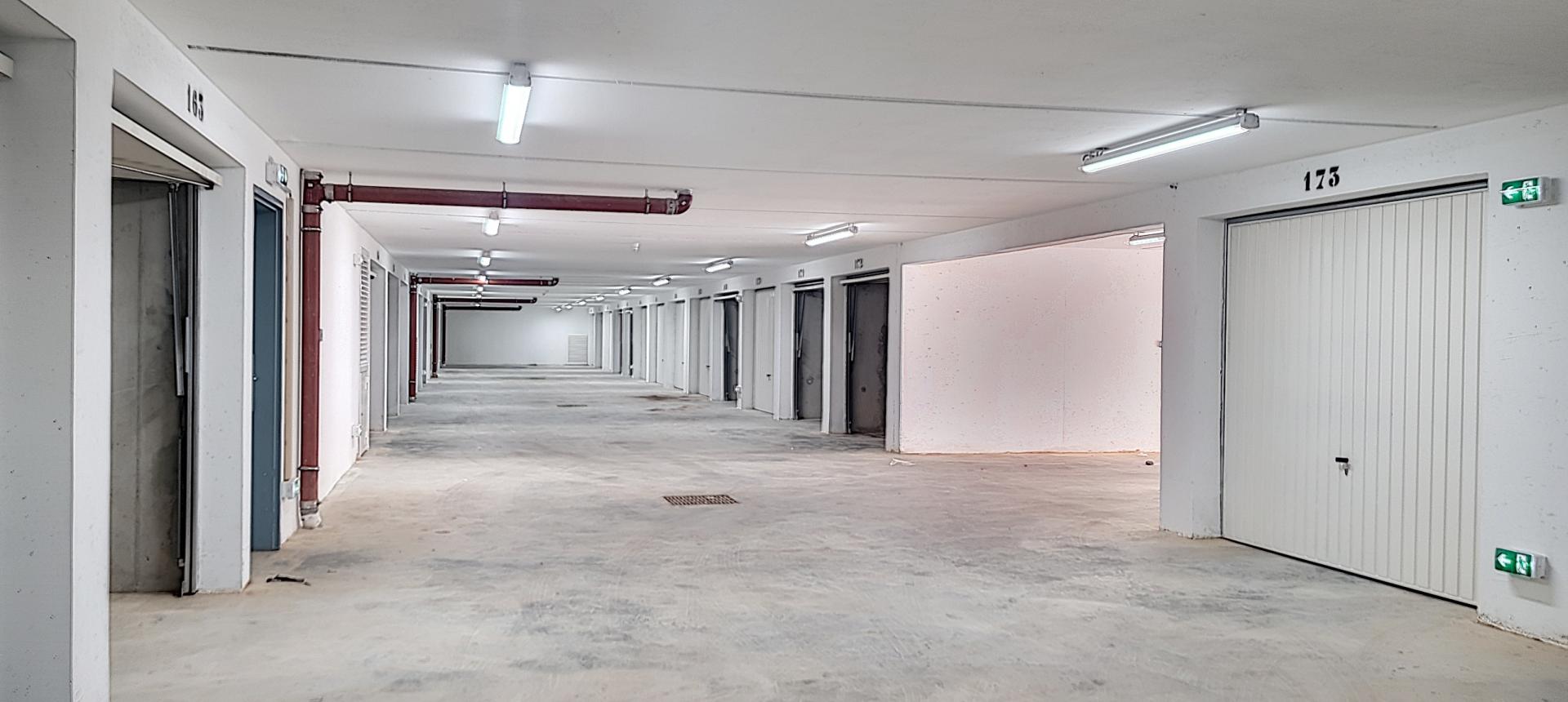 Garage à louer Carré bodiccione K1