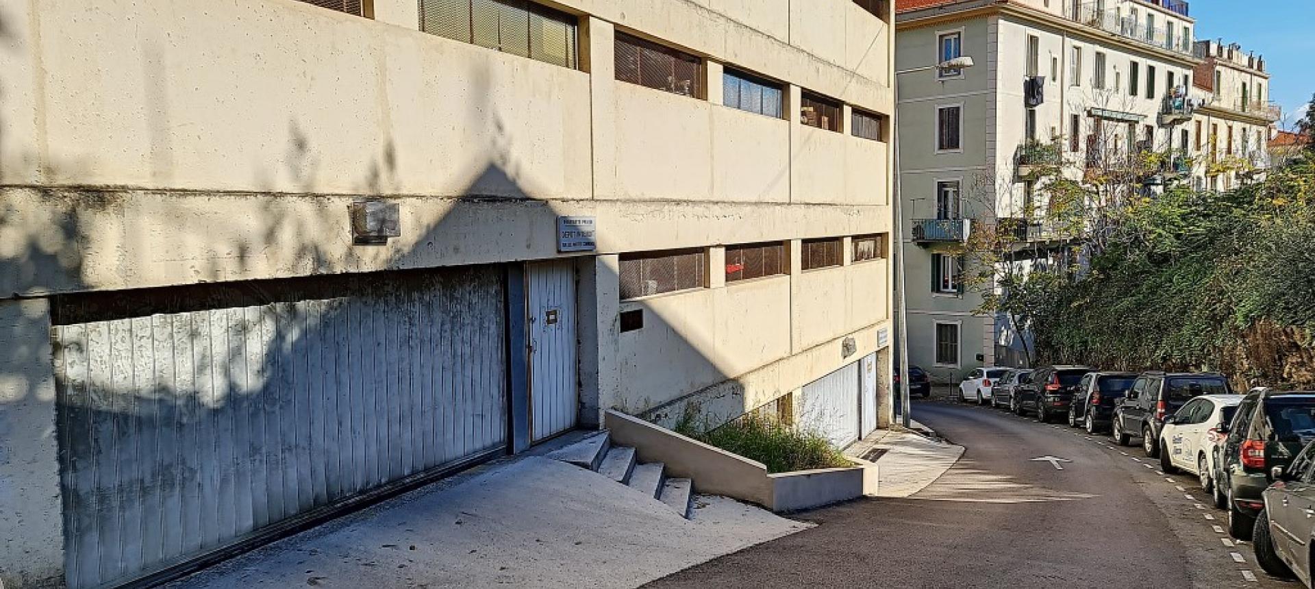Garage à louer rue Chanoine Maestroni