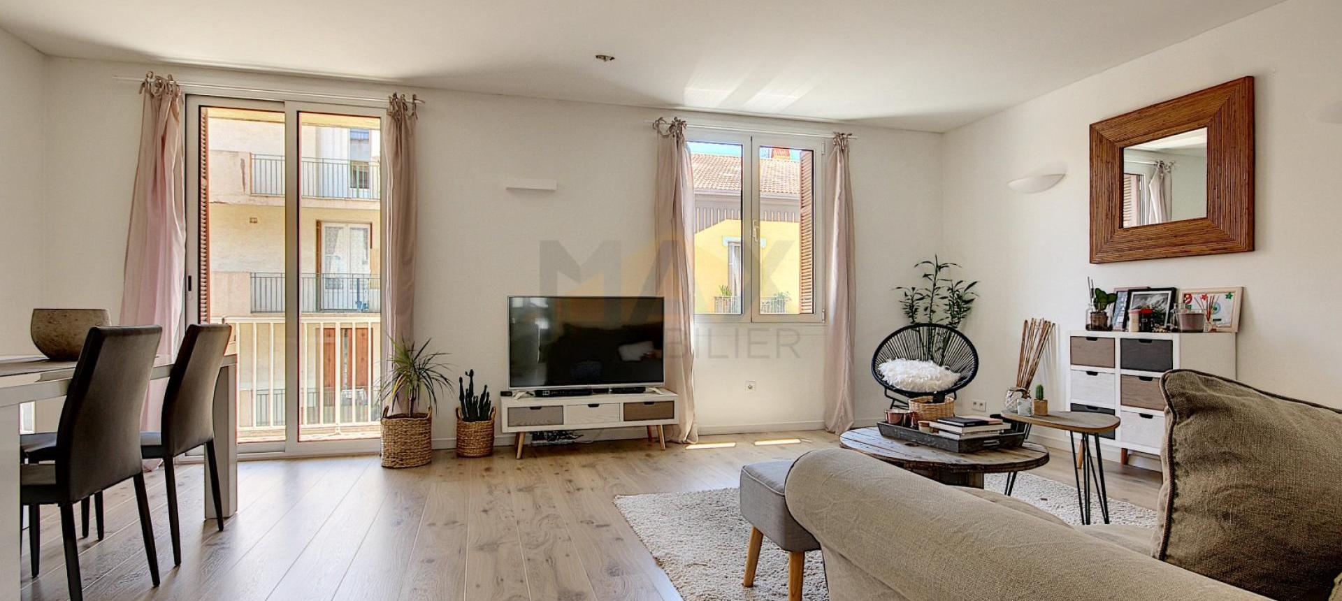 En Corse, à AJACCIO, vente d'un appartement F2 de 64 m² entièrement rénové, quartier Sainte Lucie 