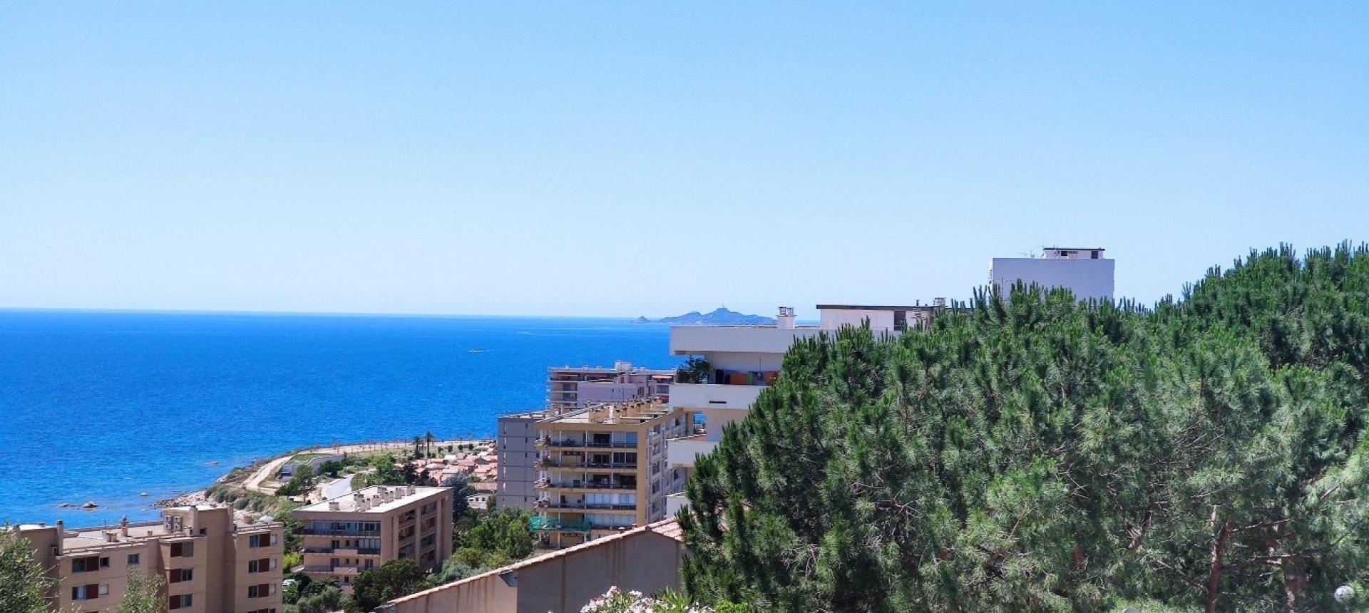  Route des Sanguinaires à vendre appartement  F3 avec vue mer et  terrasse.
