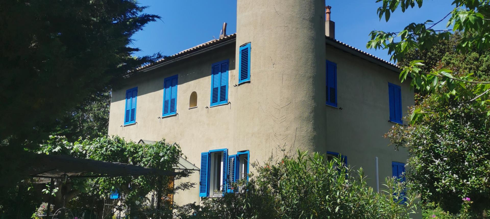 CHATEAU A VENDRE VICO 