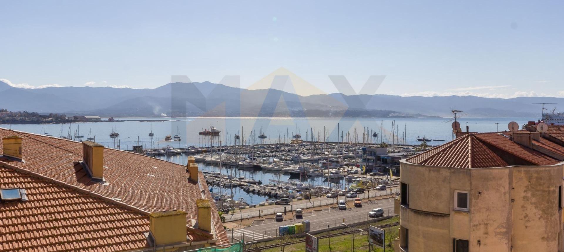 F3 à vendre avec vue mer et grande terrasse montée Saint Jean - Ajaccio