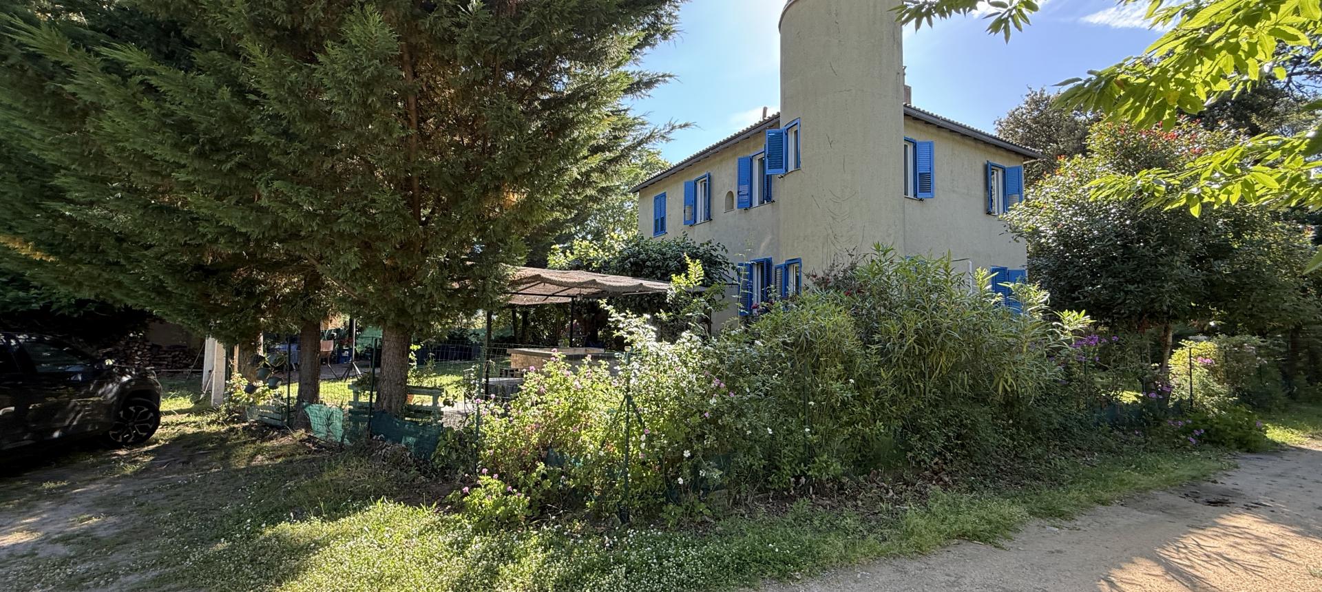 CHATEAU A VENDRE VICO 
