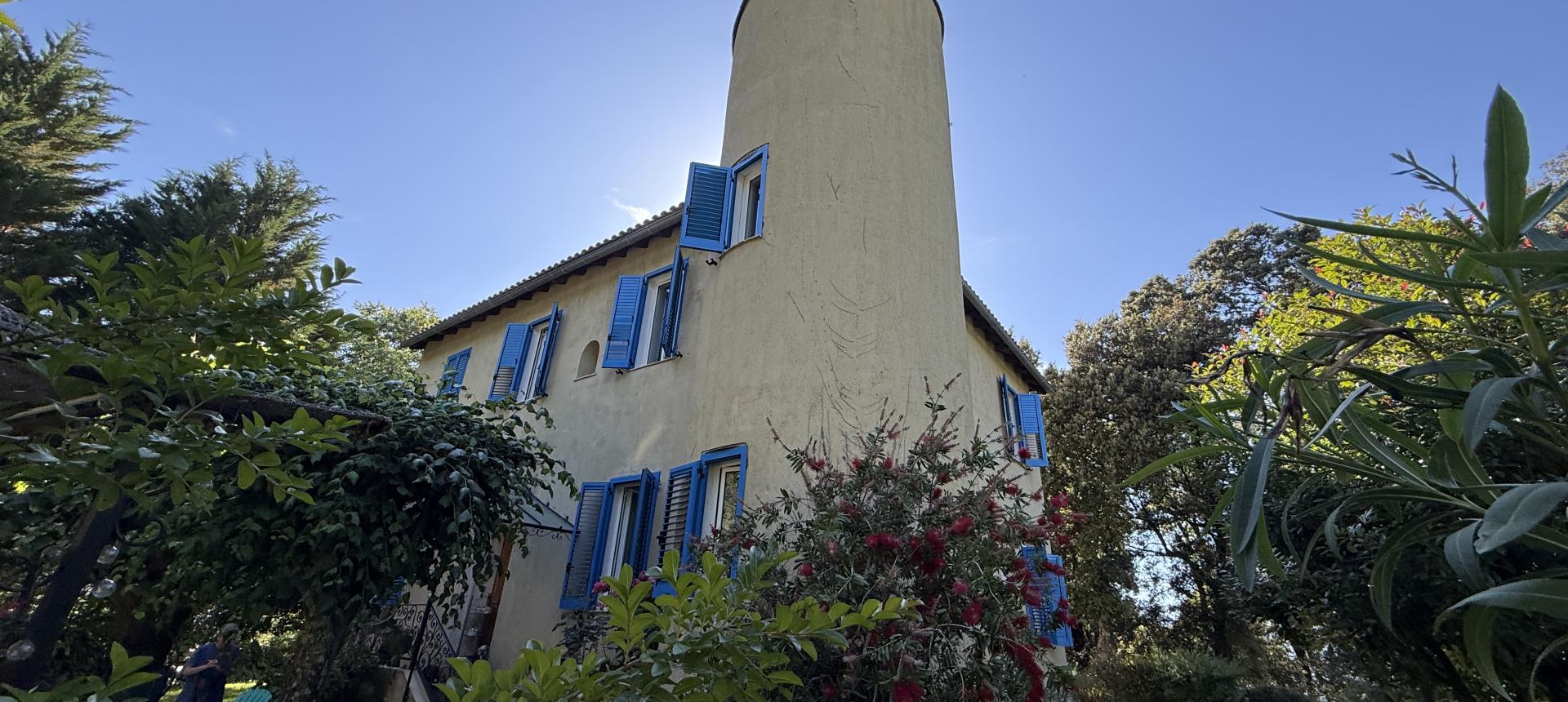 CHATEAU A VENDRE VICO 