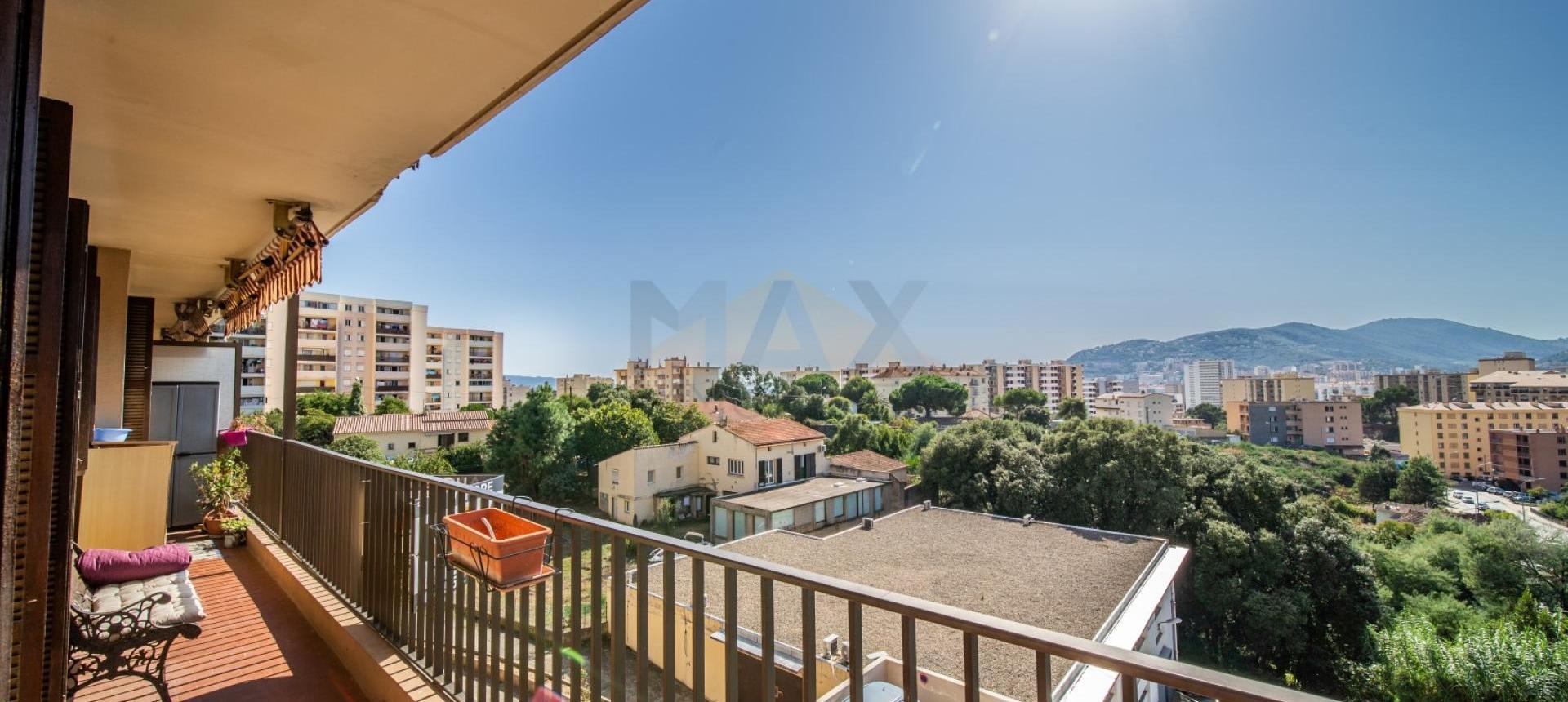 En Corse à Ajaccio à vendre T4 de 95 m² Quartier Pietralba