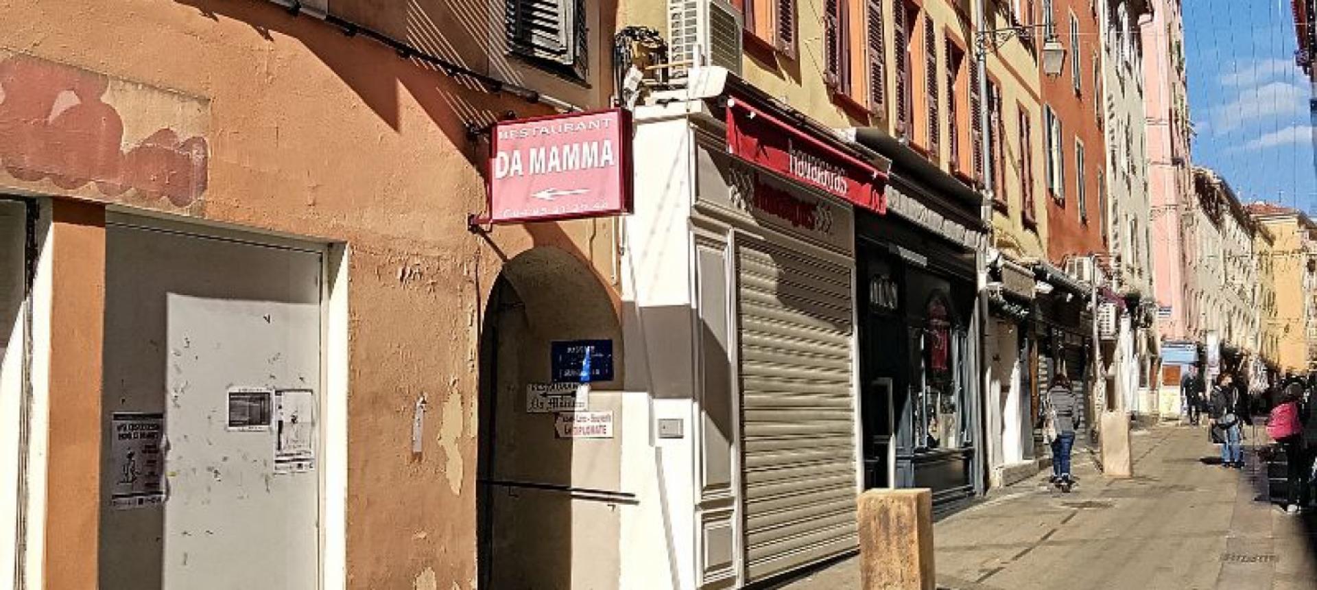 Pas de porte à vendre local commercial centre ville Ajaccio