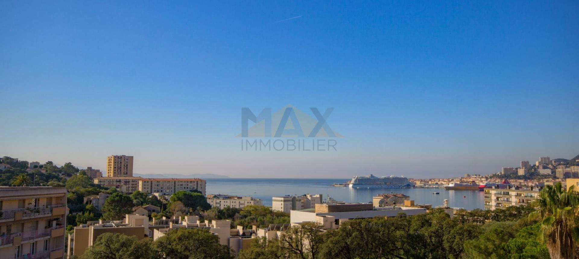 En Corse, à Ajaccio, à vendre dans le quartier de Pietralba beau F3 avec vue mer