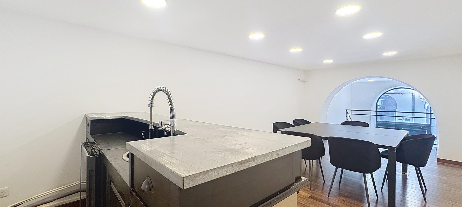 Local professionnel à louer centre ville secteur Diamant à Ajaccio