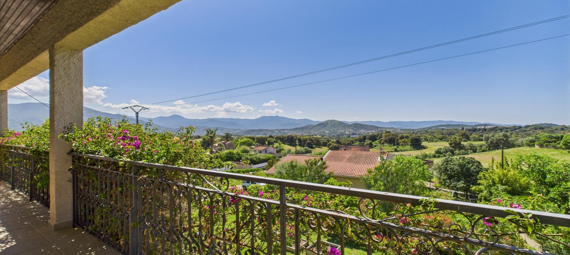 VILLA A VENDRE TROVA
