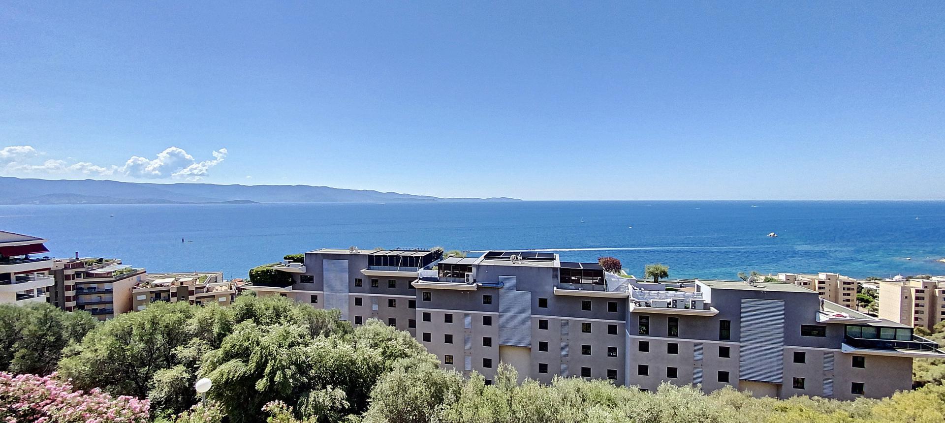 Vente appartement F3 route des sanguinaires à Ajaccio