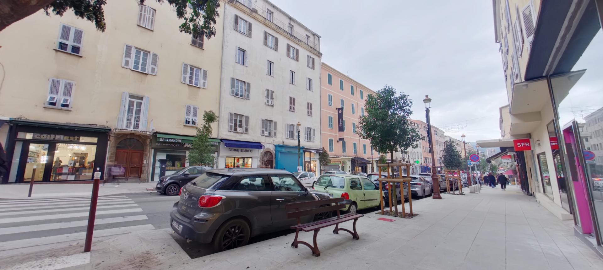 Droit au bail local commercial à vendre à Ajaccio centre