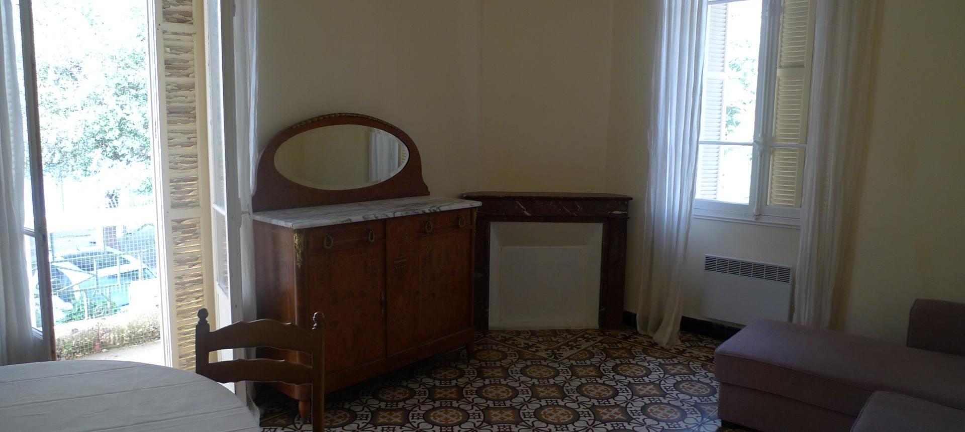 T3 COURS GRANDVAL salon suite