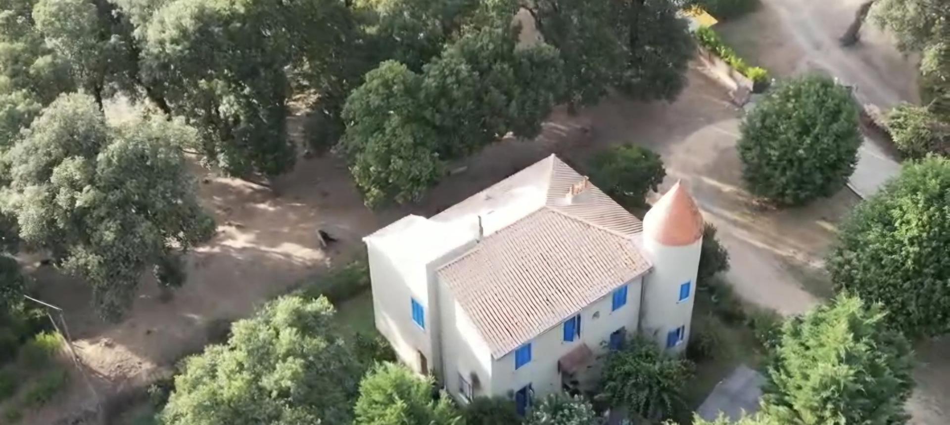 CHATEAU A VENDRE VICO 