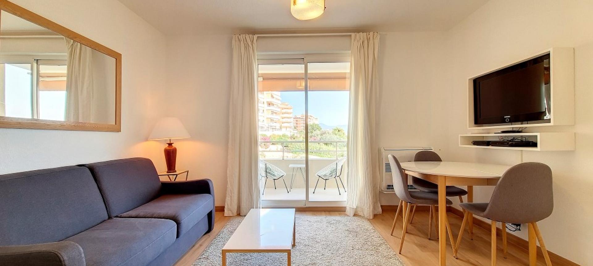 F2 MEUBLÉ IMM LAVEZZI SEJOUR