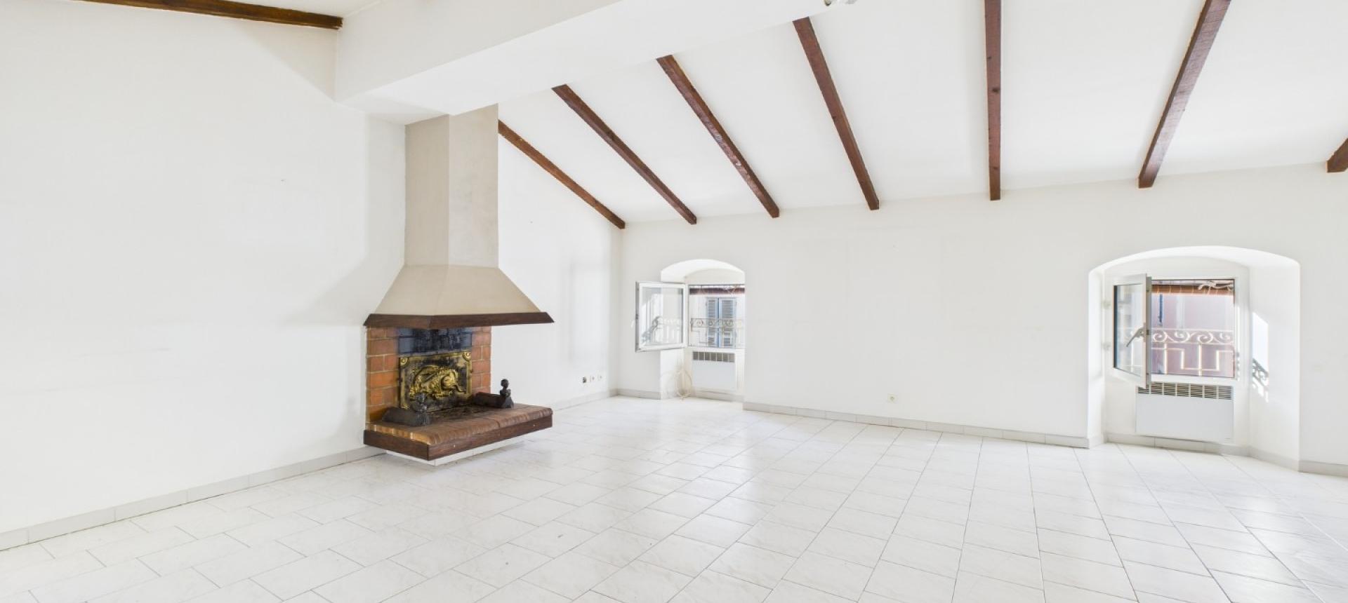 STUDIO A VENDRE 64 RUE FESCH AJACCIO