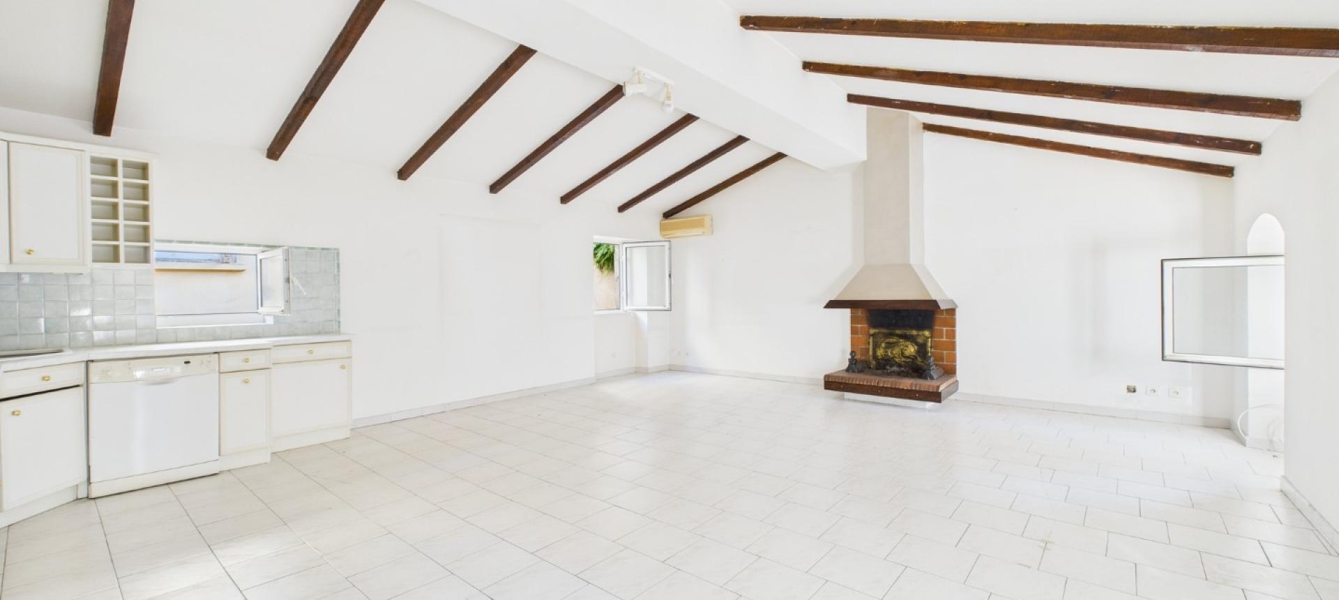 STUDIO A VENDRE 64 RUE FESCH AJACCIO