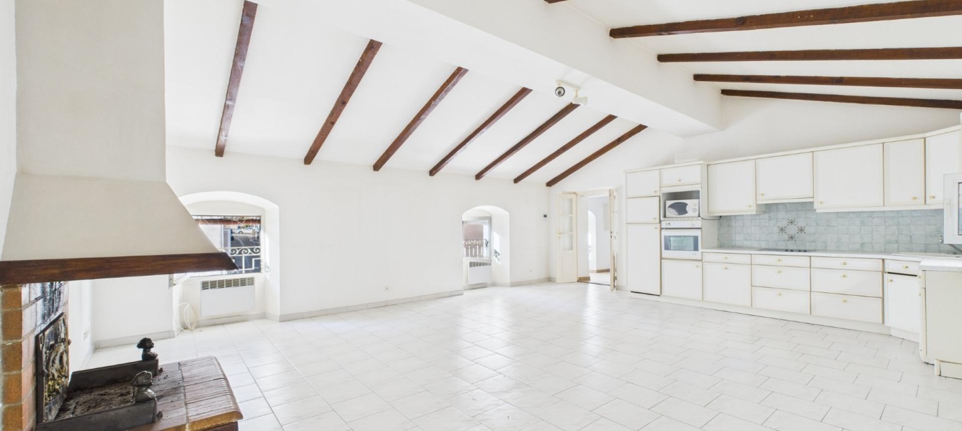 STUDIO A VENDRE 64 RUE FESCH AJACCIO