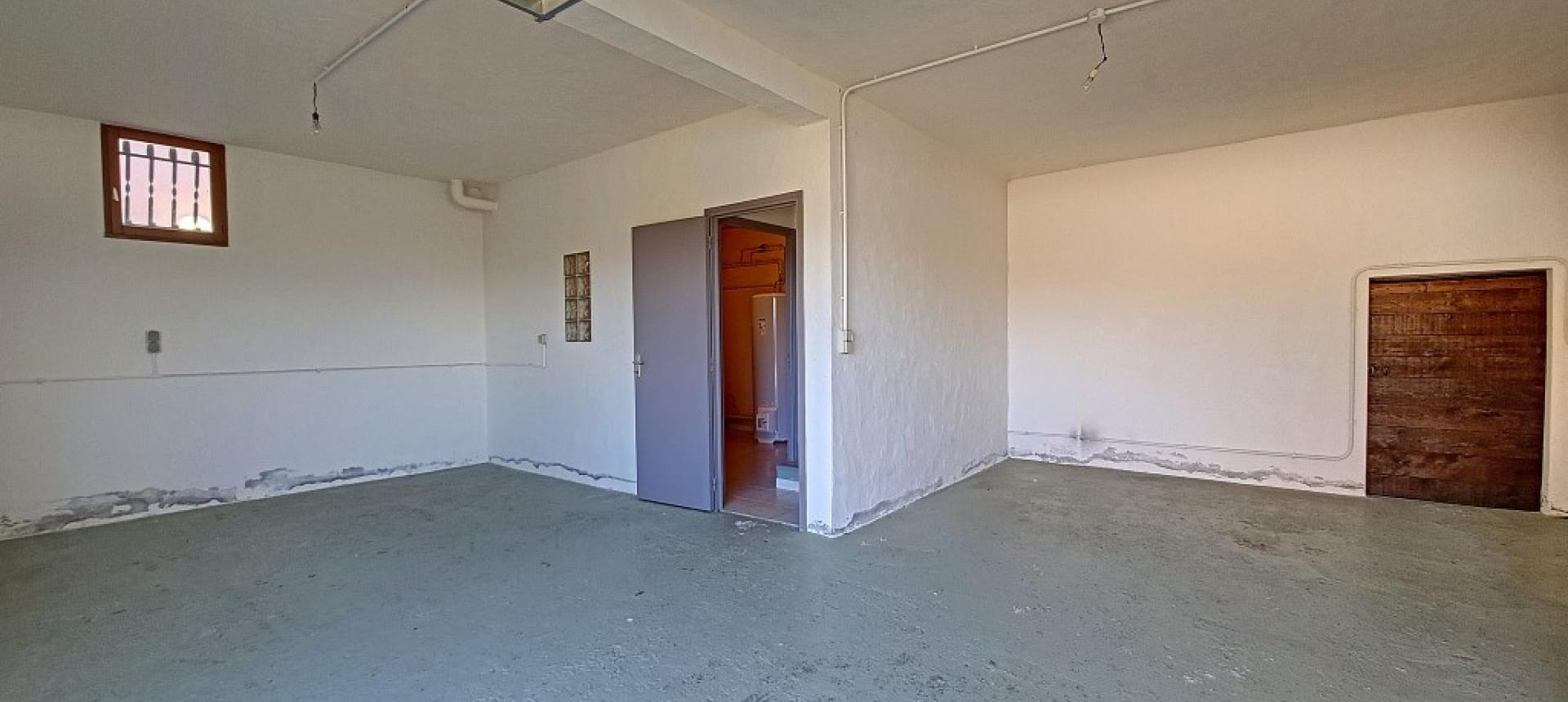 Villa F4 à louer avec jardin et terrasse à Bastelicaccia  sous sol
