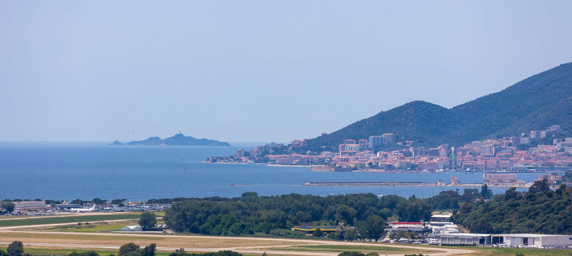 Villa d’exception à vendre entre Ajaccio et Porticcio