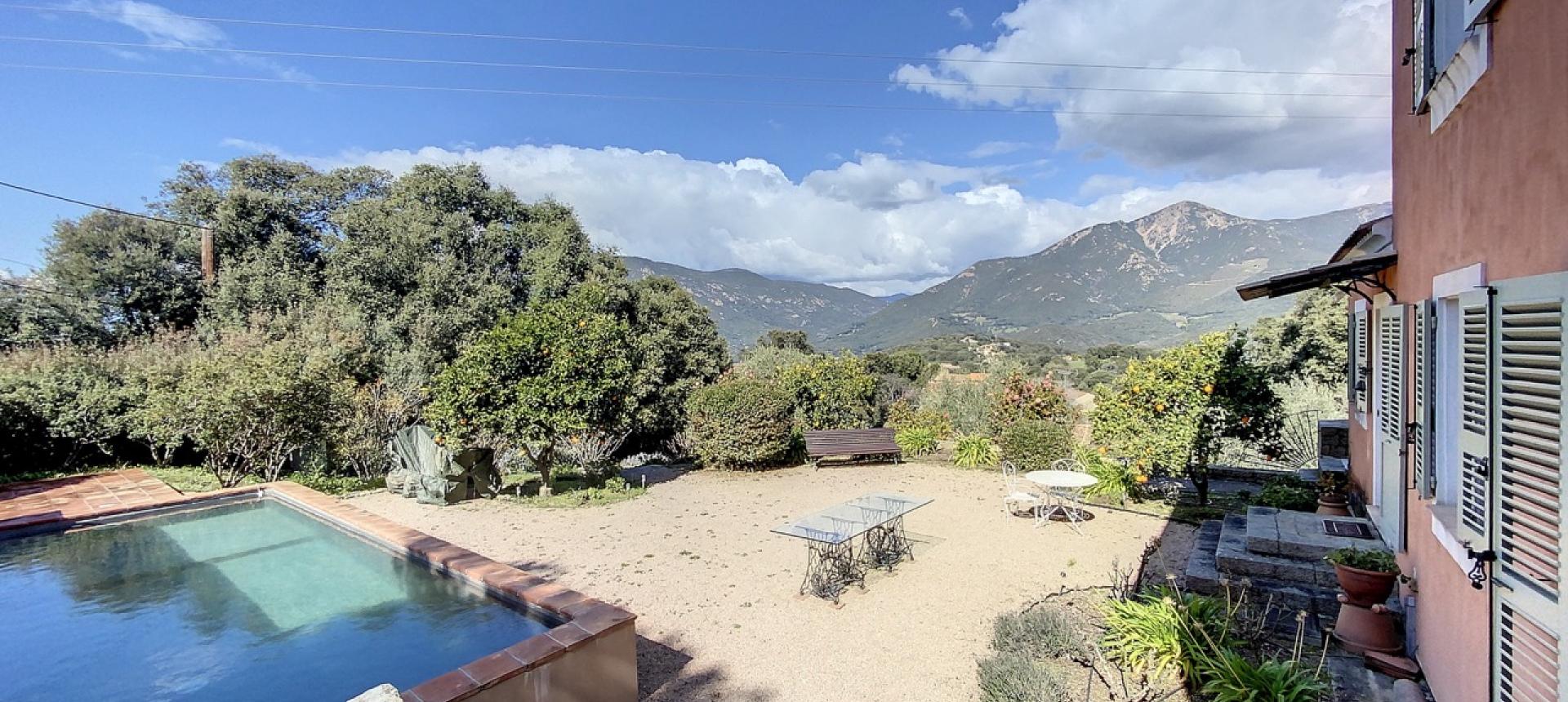 Maison à vendre avec piscine près d'Ajaccio à Eccica-Suarella