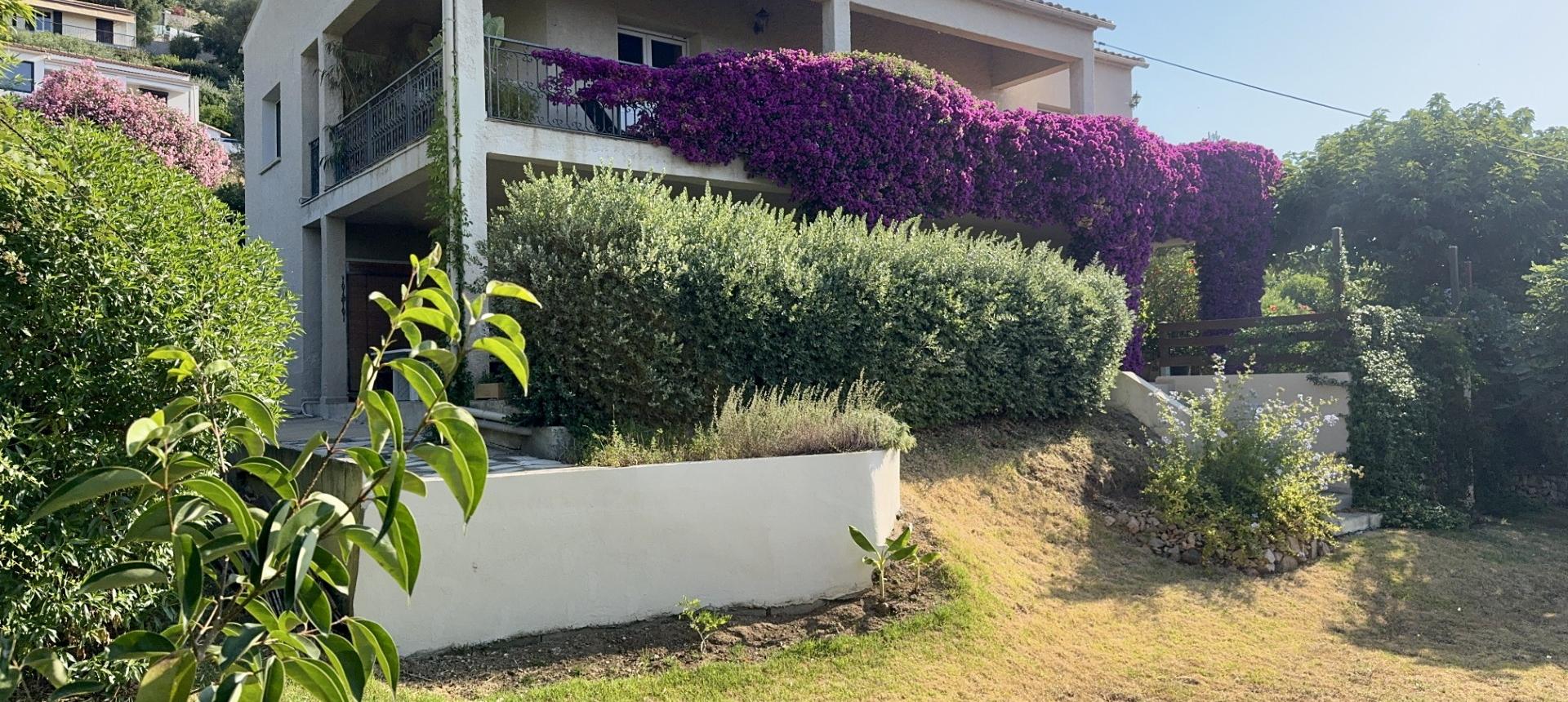 VILLA A VENDRE TROVA