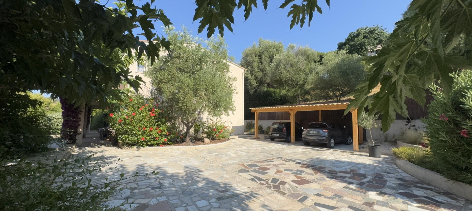 VILLA A VENDRE TROVA
