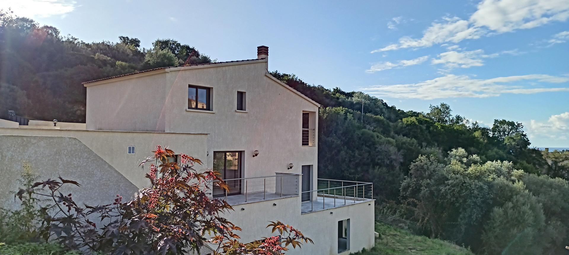 Villa F4 à vendre à l'entrée de ville d'Ajaccio