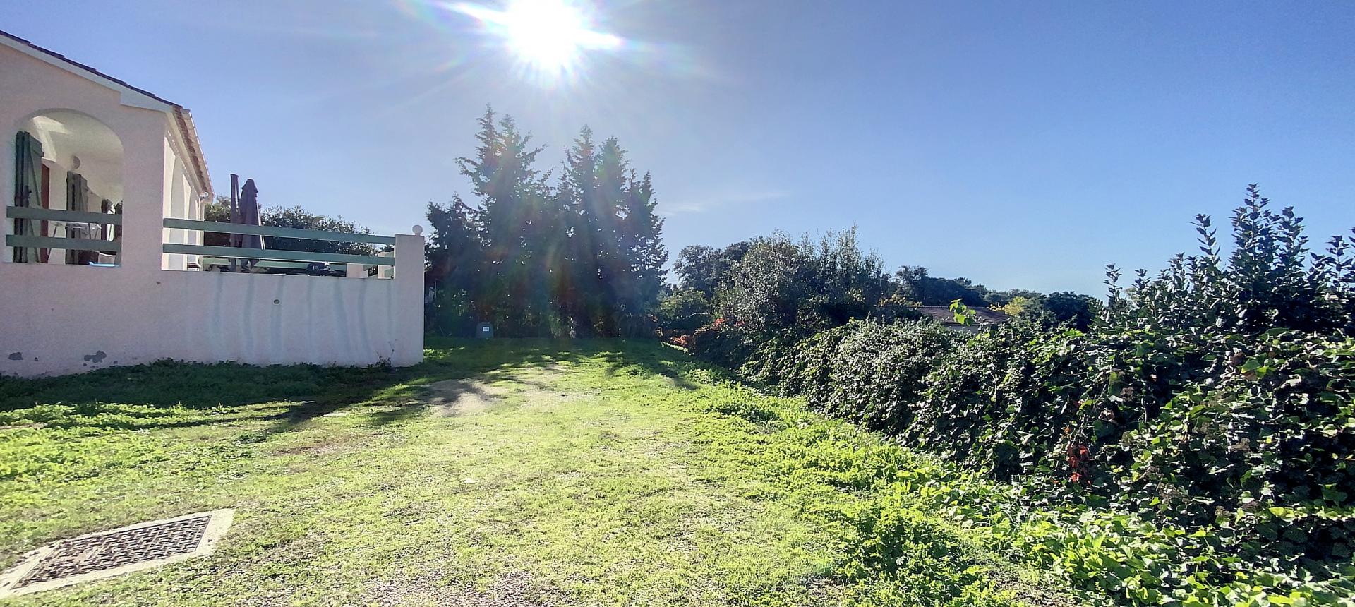 Ville F4 à louer Bastelicaccia jardin
