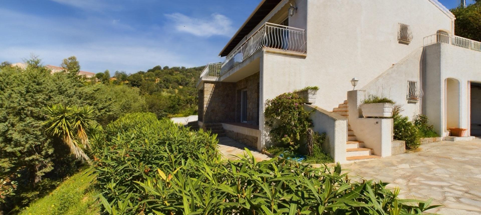 Villa F4 vue mer à vendre à Tiuccia près d'Ajaccio