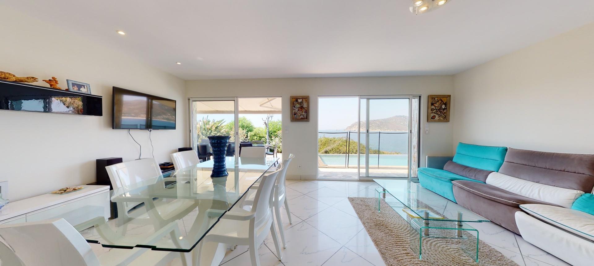 Villa à vendre proche Ajaccio bord de mer Costi di Villanova