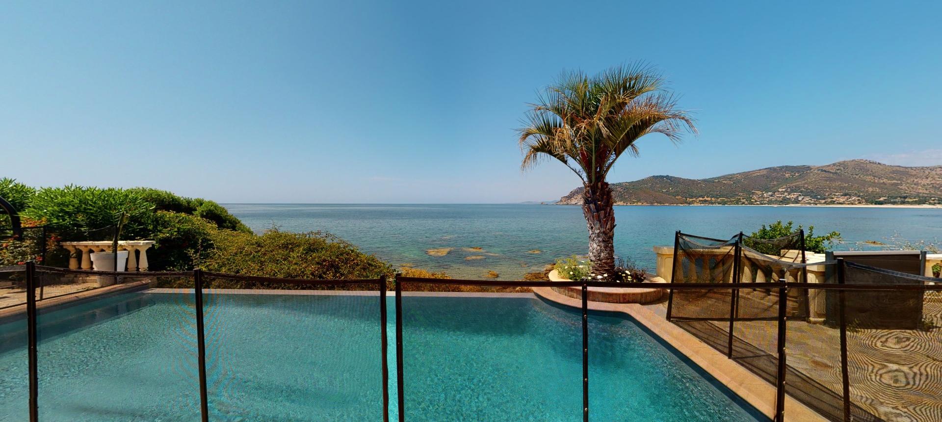 Villa à vendre proche Ajaccio bord de mer Costi di Villanova