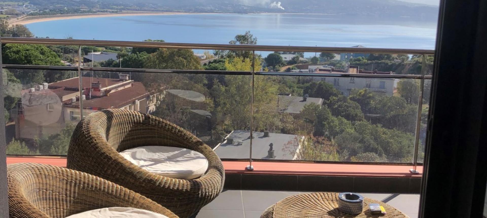 F2 meublé à louer le GENOVESE vue depuis séjour