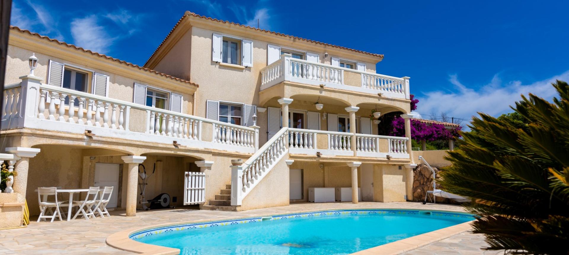 A vendre villa avec vue dégagée proche Ajaccio - AFA - EXTERIEUR VILLA AFA PISCINE