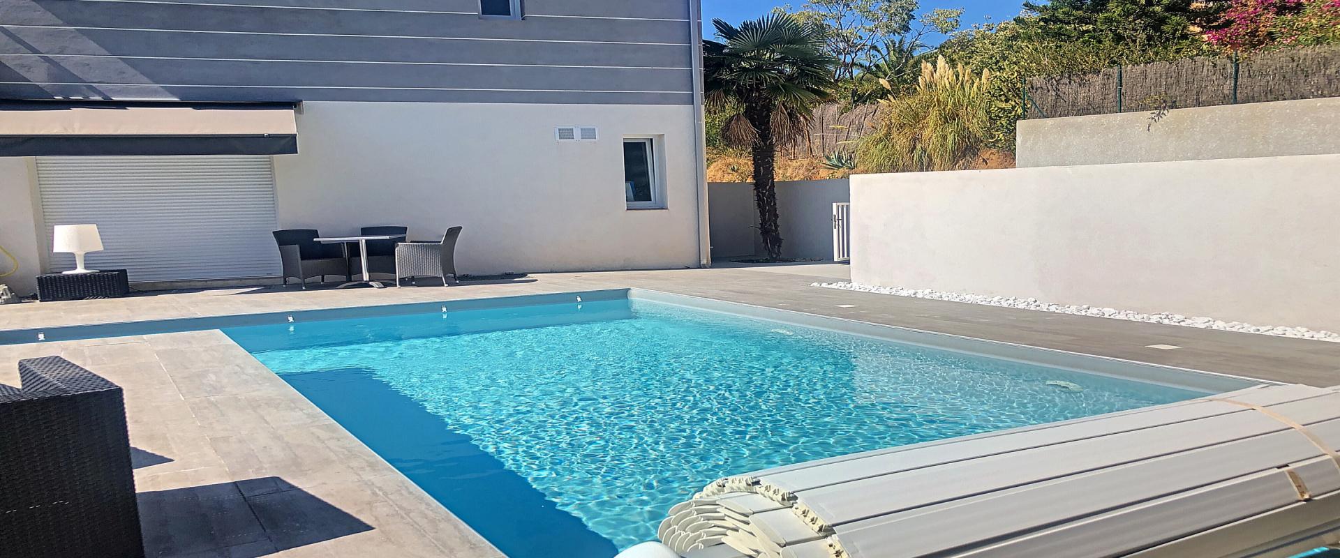 Coup de coeur, AFA villa jumelée d'un seul côté avec piscine  privative