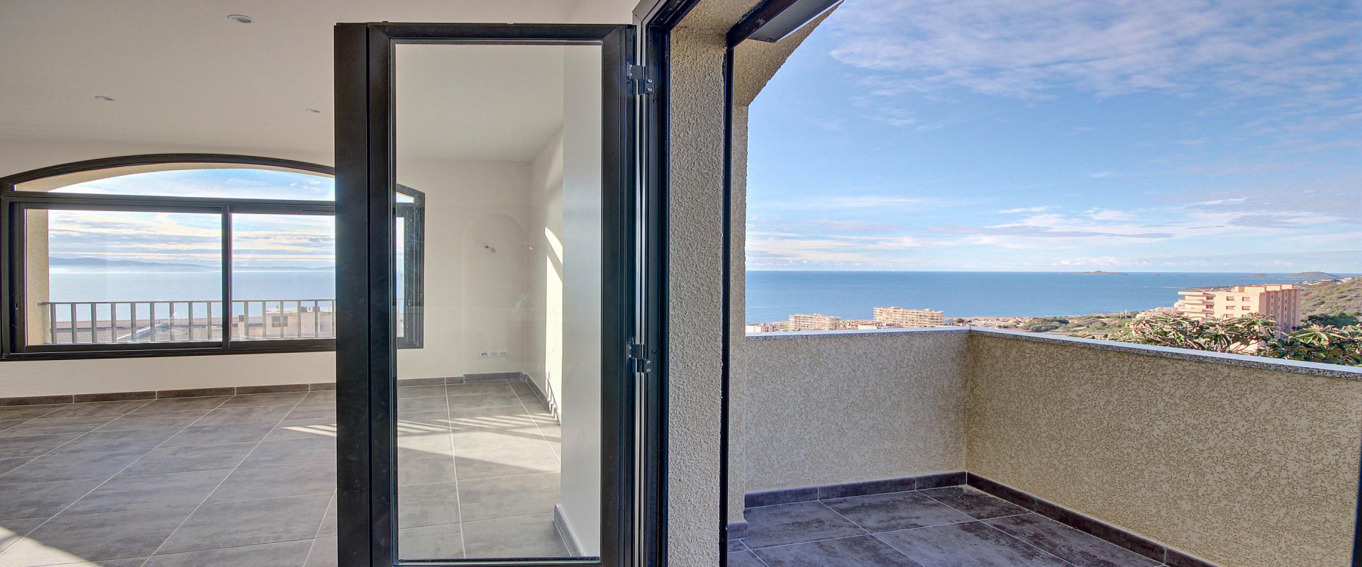 En Corse, à Ajaccio, Route des Sanguinaires, Vente d'un appartement F3 de 63 m² avec terrasse et vue mer