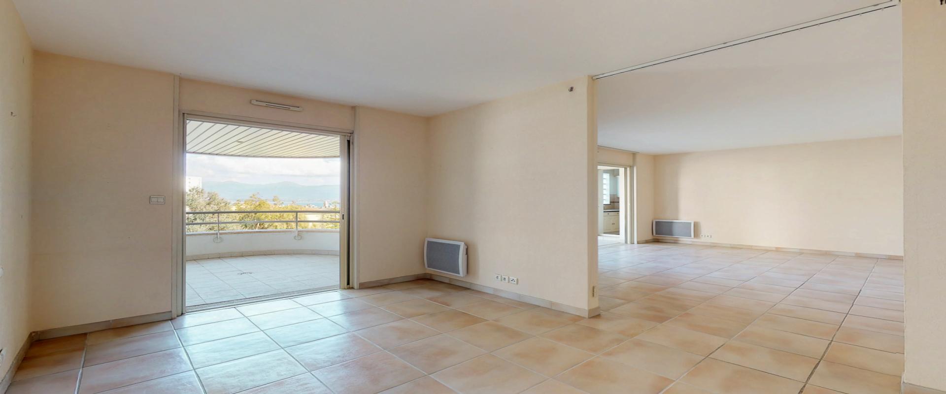 F5 à vendre avec vue mer Centre ville - Ajaccio