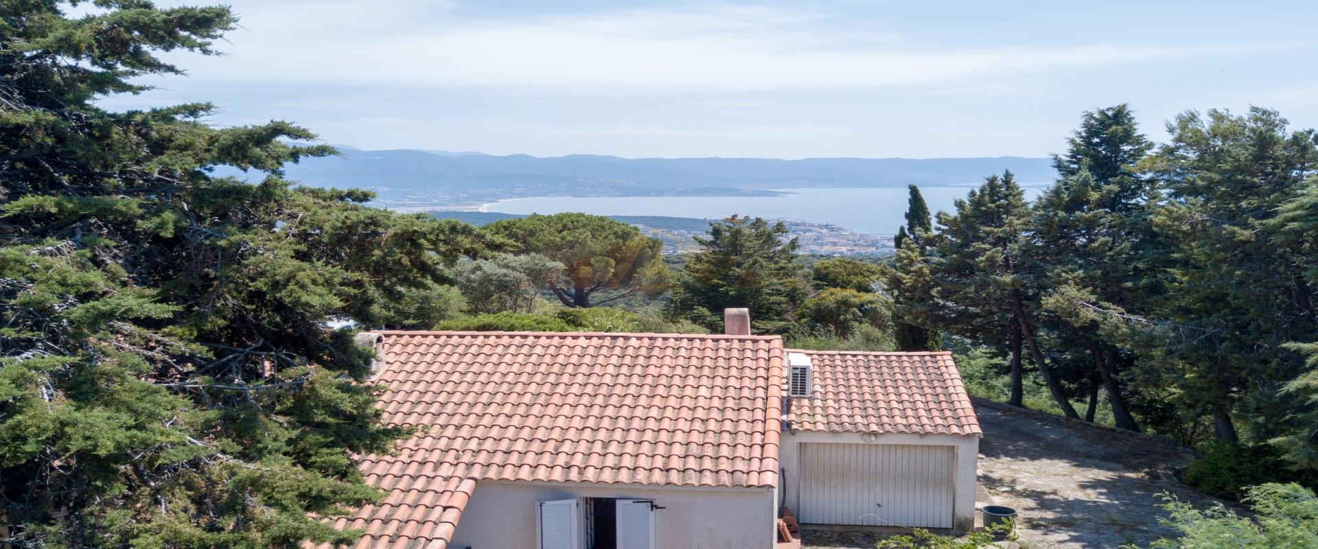 Villa à rénover à vendre avec vue mer à Alata près d'Ajaccio