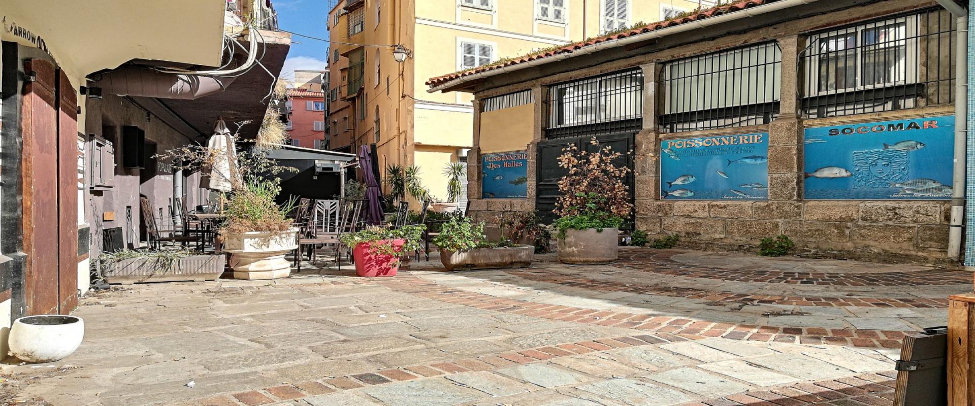 Vente Pas de porte, LOCAL à proximité immédiate des nouvelles halles d'Ajaccio - HYPER CENTRE VILLE 