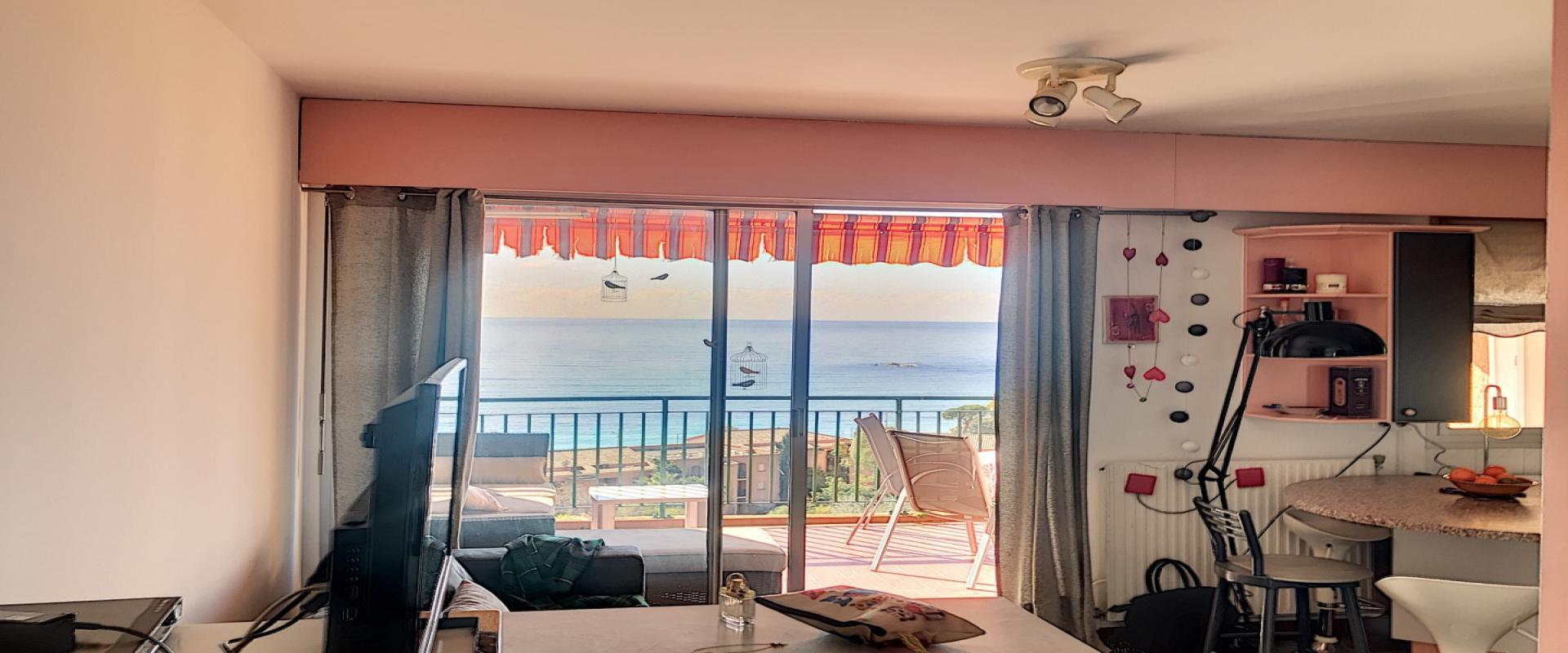 En Corse, à Ajaccio, appartement de type F1 Bis, Résidence SANTA LINA