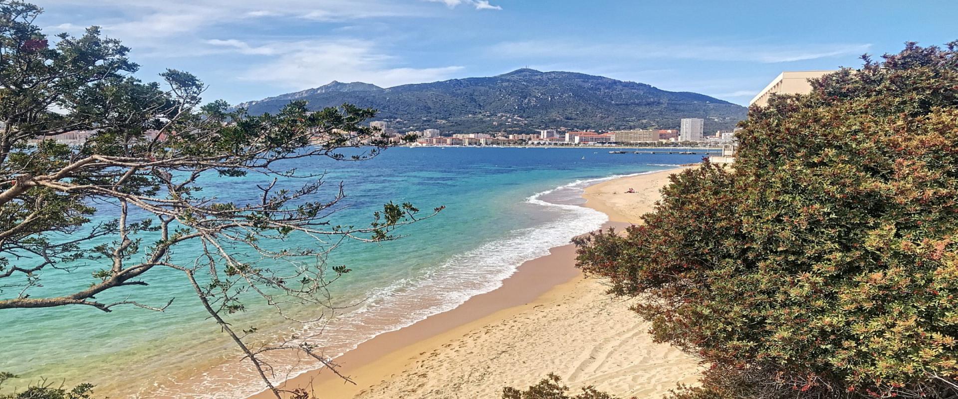 F2 à vendre dernier étage avec vue mer à Aspretto - Ajaccio