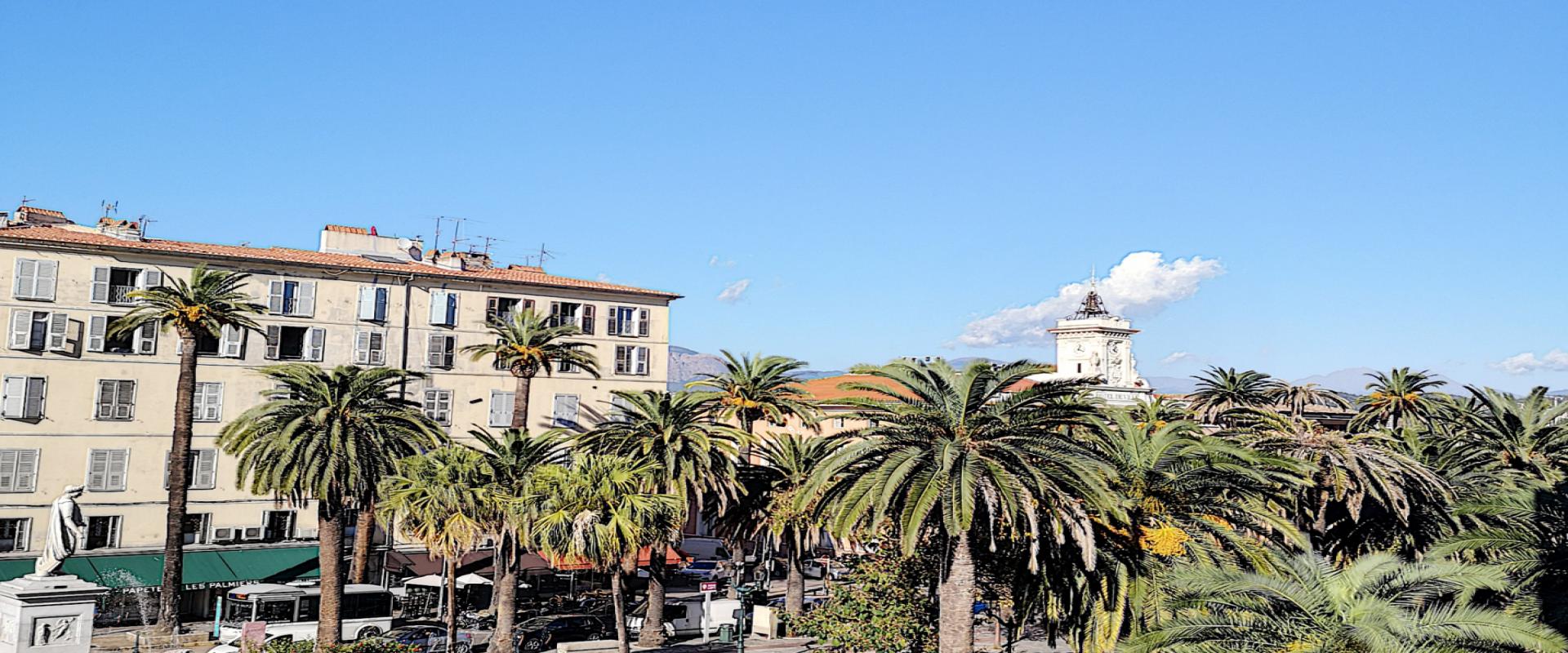 F2 meublé à louer au cœur de la ville d'Ajaccio vue