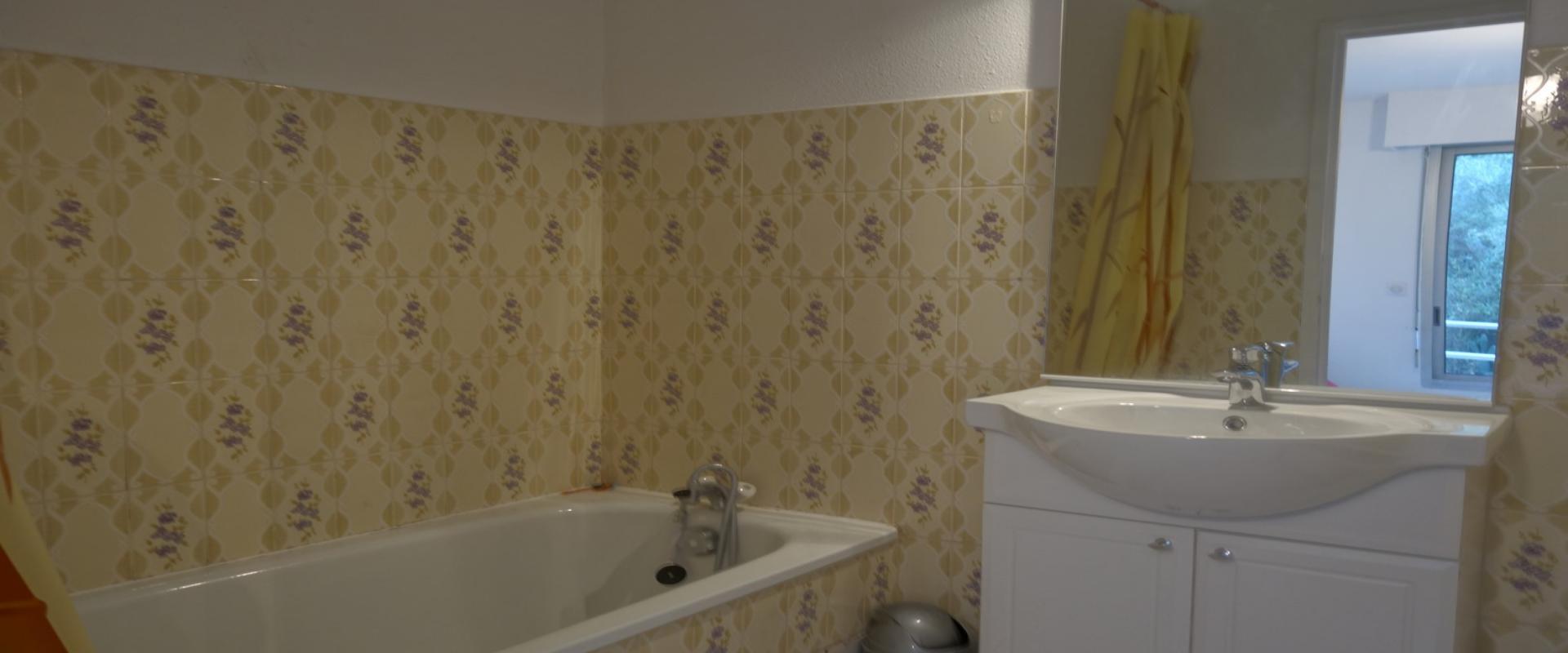 A louer F2 Sanguinaires salle de bains