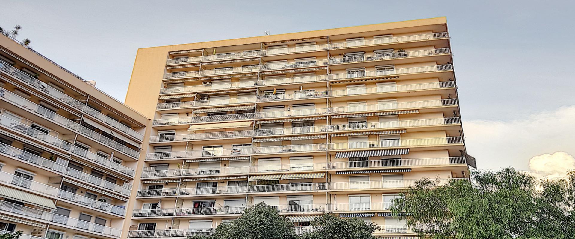 f2 à louer le Belvedere immeuble