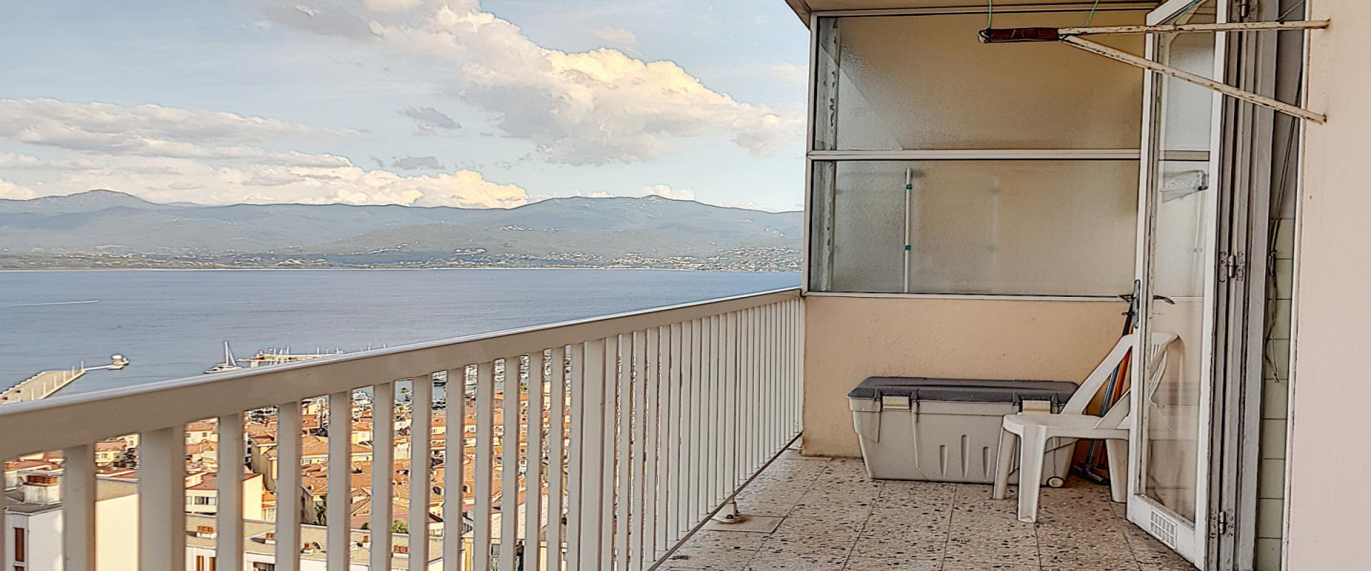 F2 à louer le Belvedere terrasse